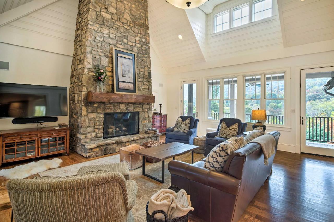 Stunning Mill Spring Home With Mountain Views! エクステリア 写真